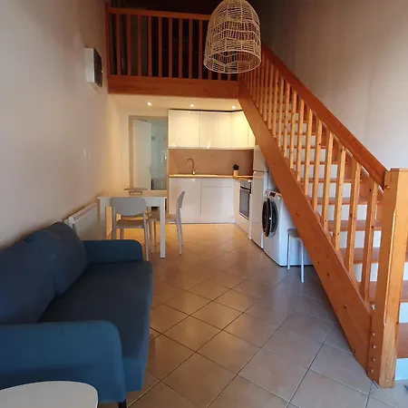 Charmante Pres Pour 2 Personnes - Fr-1-476-244 *